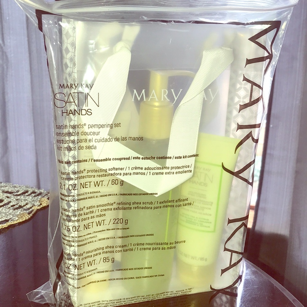 Mary Kay Satin Hands Pampering Set